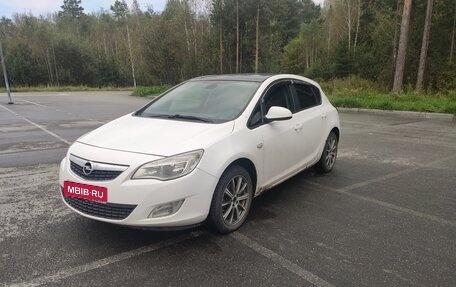Opel Astra J, 2011 год, 860 000 рублей, 2 фотография