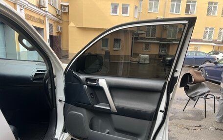 Toyota Land Cruiser Prado 150 рестайлинг 2, 2013 год, 2 950 000 рублей, 9 фотография