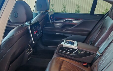 BMW 7 серия, 2018 год, 3 800 000 рублей, 13 фотография