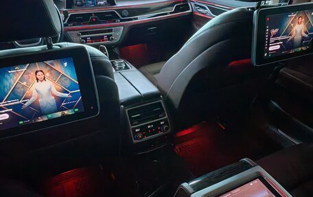 BMW 7 серия, 2018 год, 3 800 000 рублей, 17 фотография