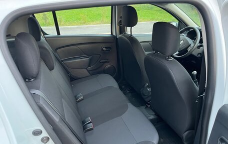 Renault Sandero II рестайлинг, 2015 год, 750 000 рублей, 11 фотография