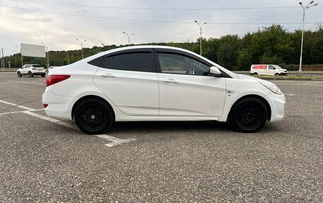Hyundai Solaris II рестайлинг, 2014 год, 590 000 рублей, 2 фотография