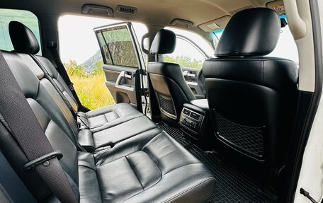 Toyota Land Cruiser 200, 2014 год, 4 400 000 рублей, 17 фотография