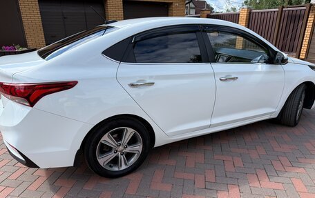 Hyundai Solaris II рестайлинг, 2019 год, 1 300 000 рублей, 23 фотография