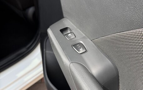 Hyundai Solaris II рестайлинг, 2019 год, 1 300 000 рублей, 20 фотография