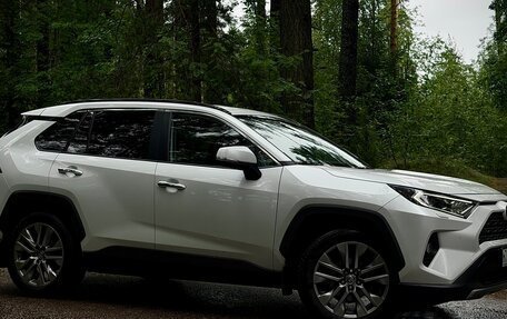 Toyota RAV4, 2020 год, 3 150 000 рублей, 7 фотография