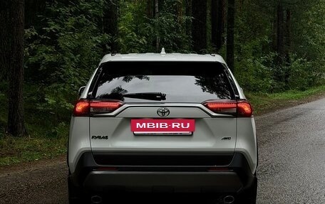 Toyota RAV4, 2020 год, 3 150 000 рублей, 10 фотография
