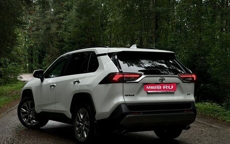 Toyota RAV4, 2020 год, 3 150 000 рублей, 9 фотография