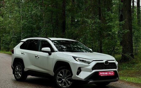 Toyota RAV4, 2020 год, 3 150 000 рублей, 2 фотография