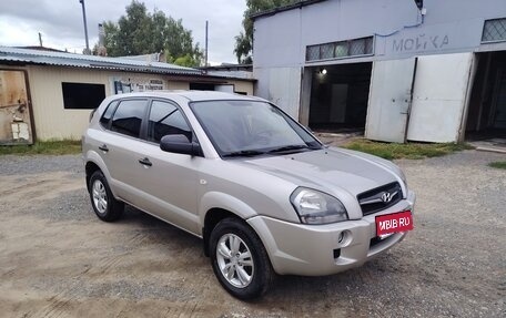Hyundai Tucson III, 2008 год, 950 000 рублей, 1 фотография