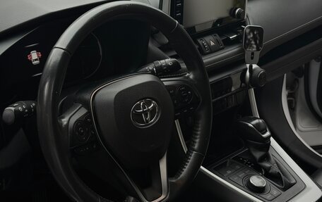Toyota RAV4, 2020 год, 3 150 000 рублей, 28 фотография