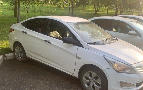 Hyundai Solaris II рестайлинг, 2016 год, 550 000 рублей, 2 фотография