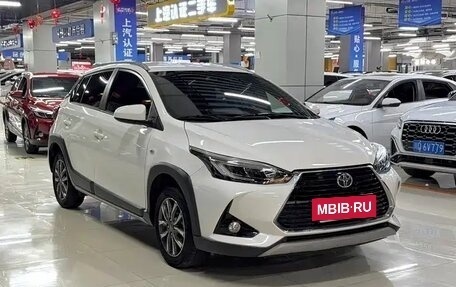 Toyota Yaris XP150 рестайлинг, 2022 год, 1 350 000 рублей, 2 фотография