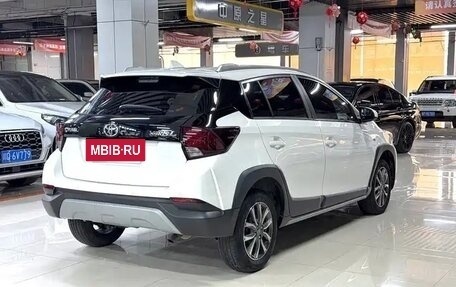 Toyota Yaris XP150 рестайлинг, 2022 год, 1 350 000 рублей, 4 фотография