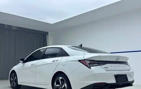 Hyundai Elantra, 2022 год, 1 800 000 рублей, 5 фотография