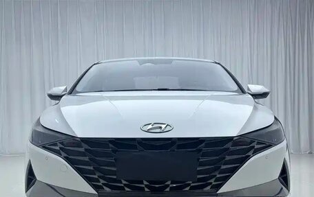 Hyundai Elantra, 2022 год, 1 800 000 рублей, 3 фотография