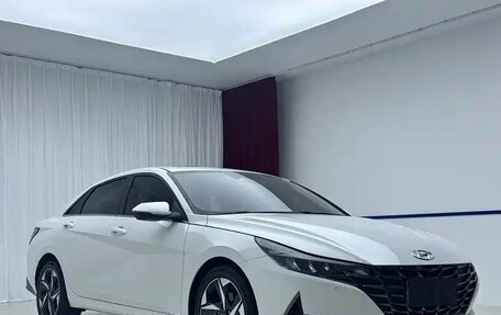 Hyundai Elantra, 2022 год, 1 800 000 рублей, 2 фотография