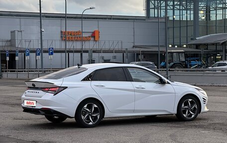 Hyundai Elantra, 2022 год, 1 750 000 рублей, 6 фотография