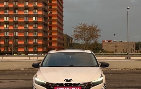 Hyundai Elantra, 2022 год, 1 750 000 рублей, 2 фотография