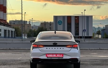 Hyundai Elantra, 2022 год, 1 750 000 рублей, 8 фотография