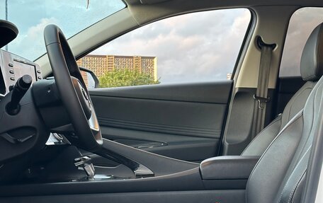 Hyundai Elantra, 2022 год, 1 750 000 рублей, 12 фотография