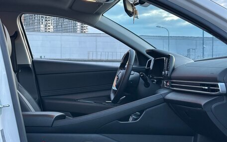 Hyundai Elantra, 2022 год, 1 750 000 рублей, 13 фотография