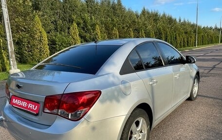 Chevrolet Cruze II, 2010 год, 620 000 рублей, 4 фотография