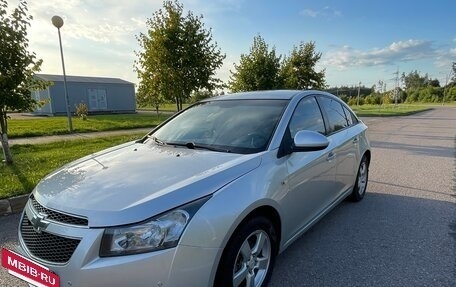 Chevrolet Cruze II, 2010 год, 620 000 рублей, 6 фотография