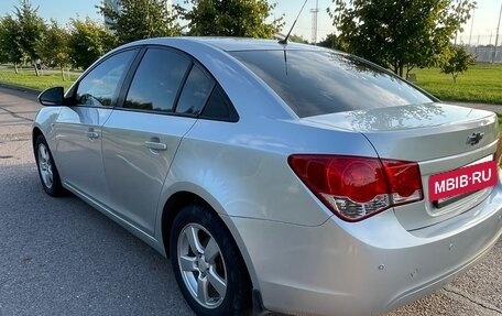 Chevrolet Cruze II, 2010 год, 620 000 рублей, 3 фотография