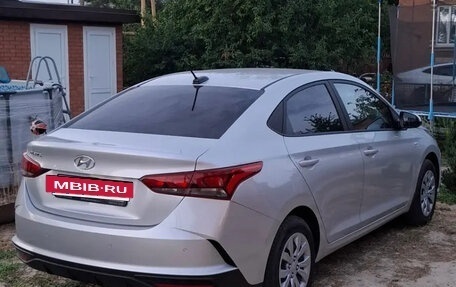 Hyundai Solaris II рестайлинг, 2021 год, 1 900 000 рублей, 3 фотография
