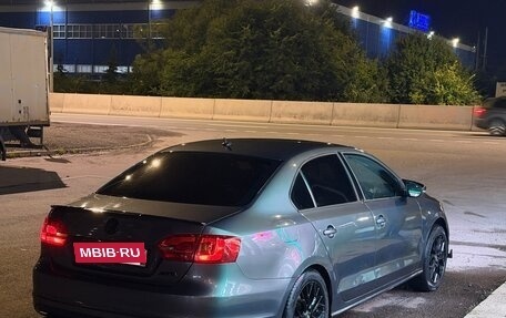 Volkswagen Jetta VI, 2011 год, 710 000 рублей, 2 фотография