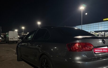 Volkswagen Jetta VI, 2011 год, 710 000 рублей, 3 фотография