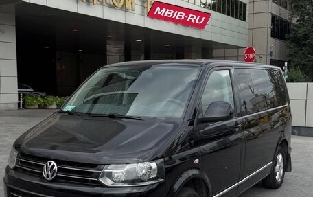 Volkswagen Caravelle T5, 2011 год, 2 390 000 рублей, 1 фотография