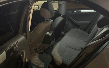 Volkswagen Jetta VI, 2011 год, 710 000 рублей, 7 фотография