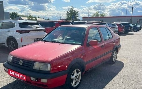 Volkswagen Vento, 1992 год, 89 000 рублей, 1 фотография