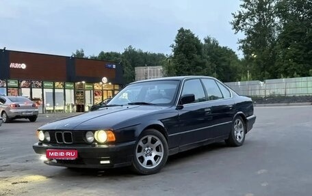 BMW 5 серия, 1990 год, 400 000 рублей, 1 фотография