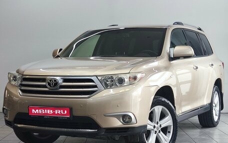 Toyota Highlander III, 2012 год, 2 100 000 рублей, 1 фотография