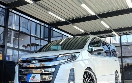 Toyota Noah III, 2017 год, 1 391 008 рублей, 1 фотография