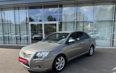 Toyota Avensis III рестайлинг, 2006 год, 700 000 рублей, 1 фотография