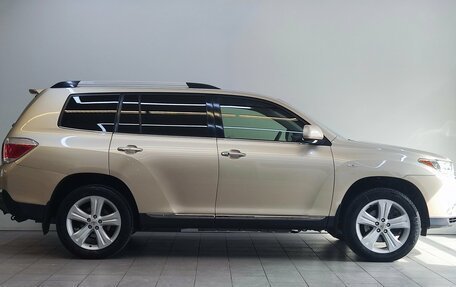 Toyota Highlander III, 2012 год, 2 100 000 рублей, 4 фотография