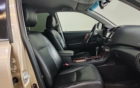 Toyota Highlander III, 2012 год, 2 100 000 рублей, 14 фотография
