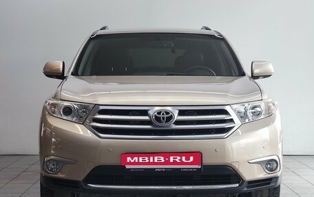 Toyota Highlander III, 2012 год, 2 100 000 рублей, 2 фотография