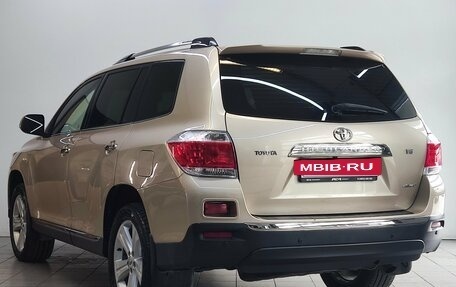 Toyota Highlander III, 2012 год, 2 100 000 рублей, 5 фотография