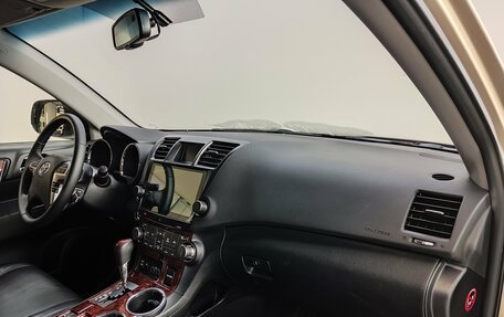 Toyota Highlander III, 2012 год, 2 100 000 рублей, 20 фотография