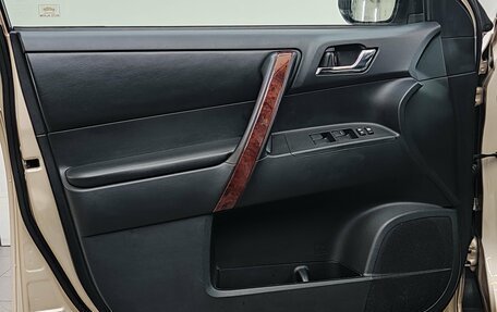 Toyota Highlander III, 2012 год, 2 100 000 рублей, 34 фотография