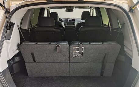Toyota Highlander III, 2012 год, 2 100 000 рублей, 36 фотография