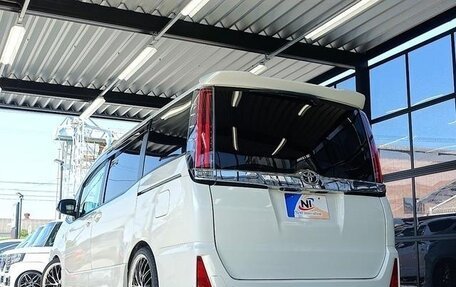 Toyota Noah III, 2017 год, 1 391 008 рублей, 8 фотография