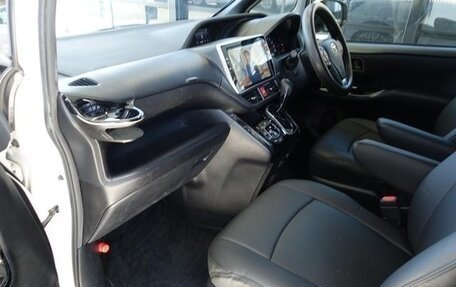 Toyota Noah III, 2017 год, 1 391 008 рублей, 11 фотография