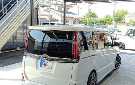 Toyota Noah III, 2017 год, 1 391 008 рублей, 5 фотография