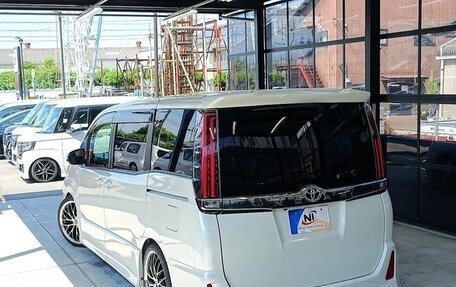 Toyota Noah III, 2017 год, 1 391 008 рублей, 7 фотография